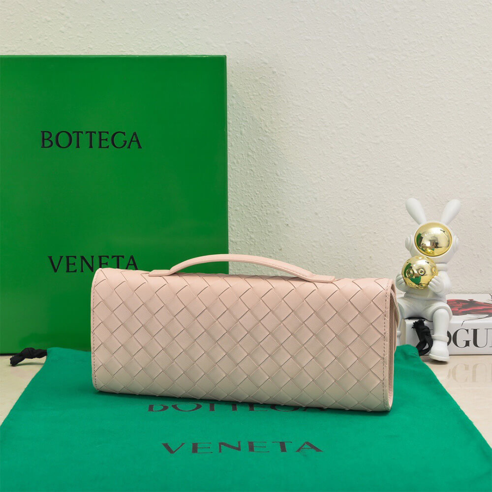 Bottega Veneta Andiamo Clutch(HIGH-END GRADE)