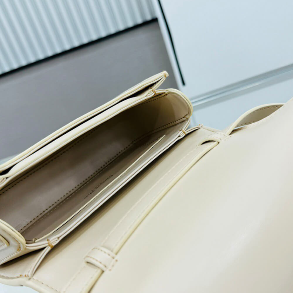 Medium 30 Montaigne Avenue Top Handle Bag